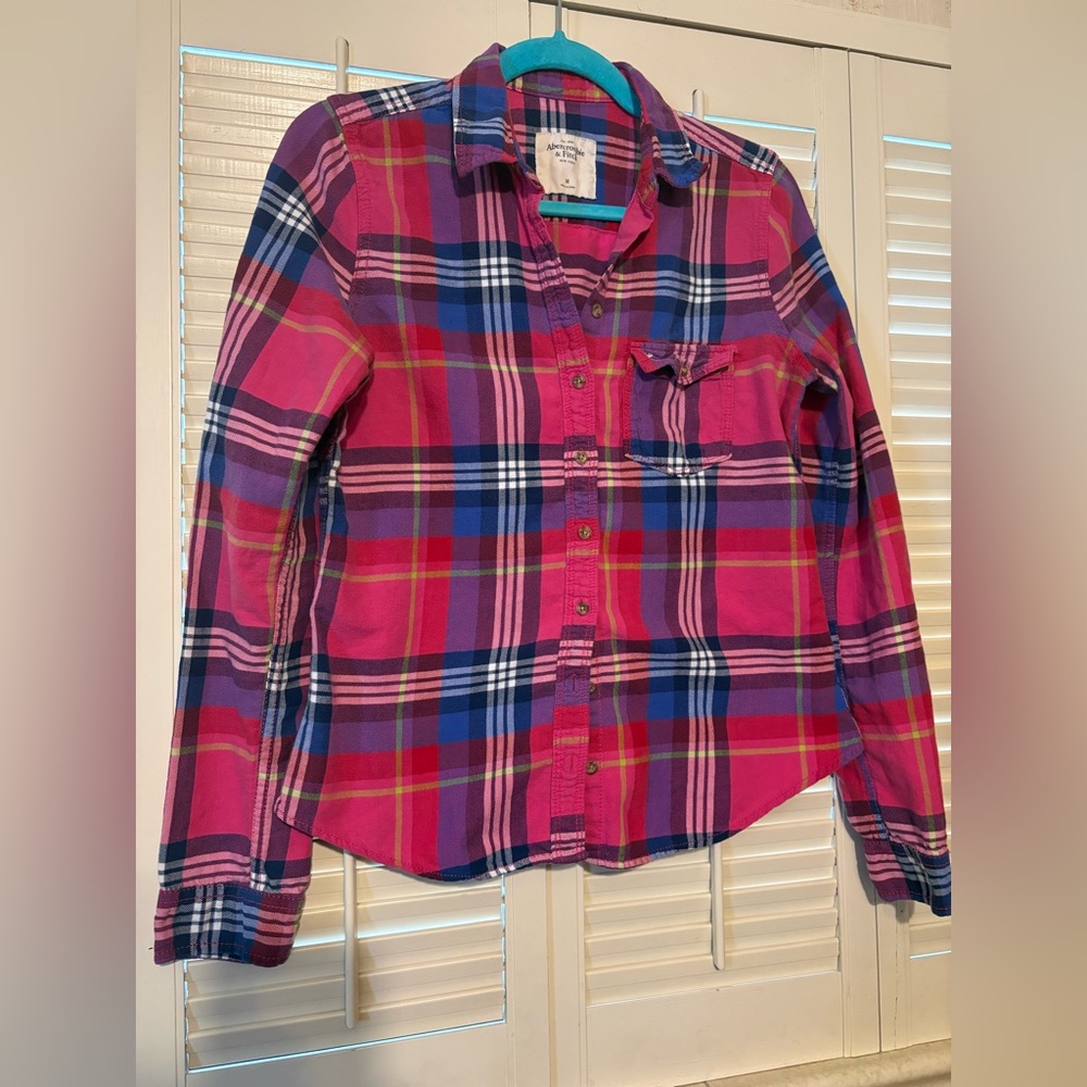Abercrombie and fitch New York Plaid women’s shirt  - Pink and Blue size medium!